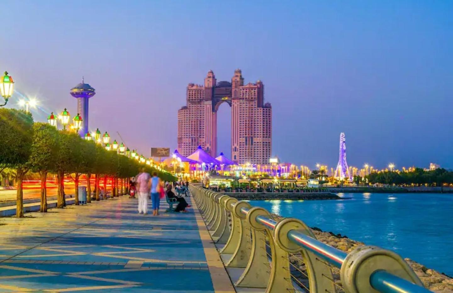Corniche Street - Superb Lovely Albergue Abu Dhabi