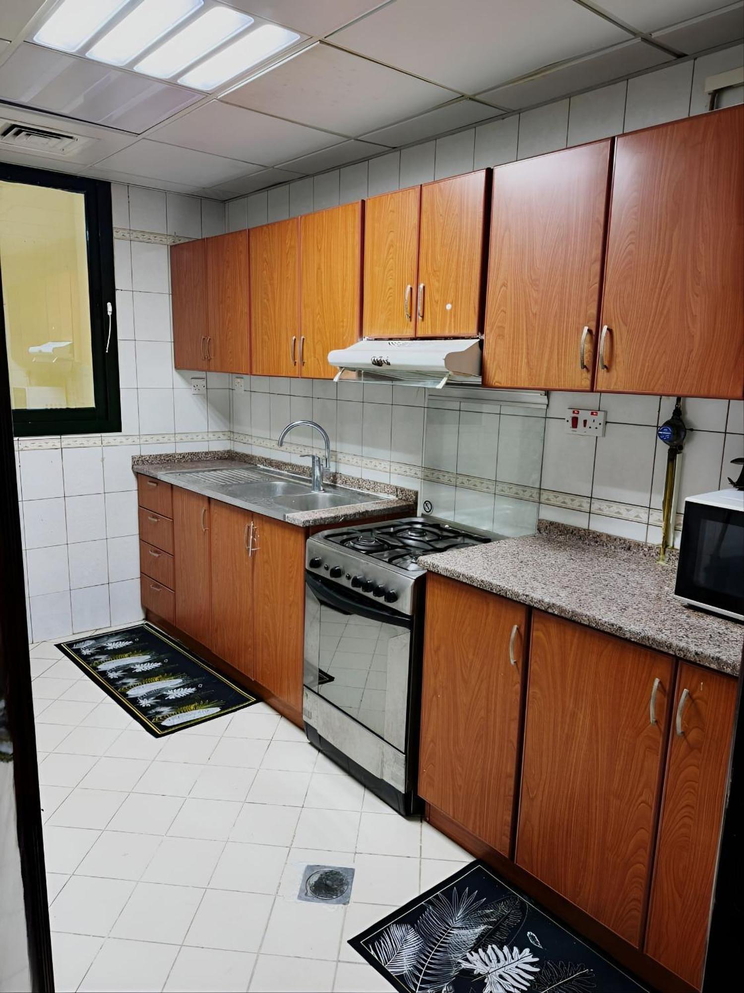 Corniche Street - Superb Lovely Albergue *